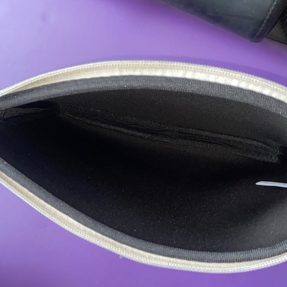 NWOT- Zippered Neoprene Tablet Sleeve - Picture 2 of 5